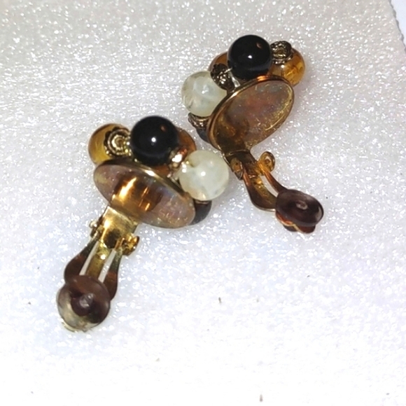 2 pr Clip-on Vintage Earrings REDUCED - Picture 6 of 16